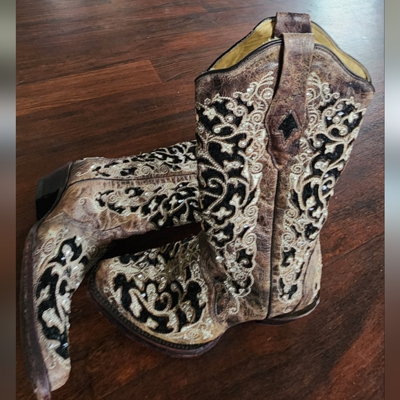 *MOVING* Make an offer* Corral Brown & Black Sequin Inlay Cowboy Boots - Picture 5 of 9